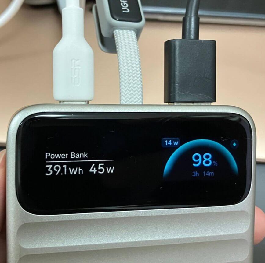 UGREEN Nexode Wavy モバイルバッテリーの編集部レビュー写真2