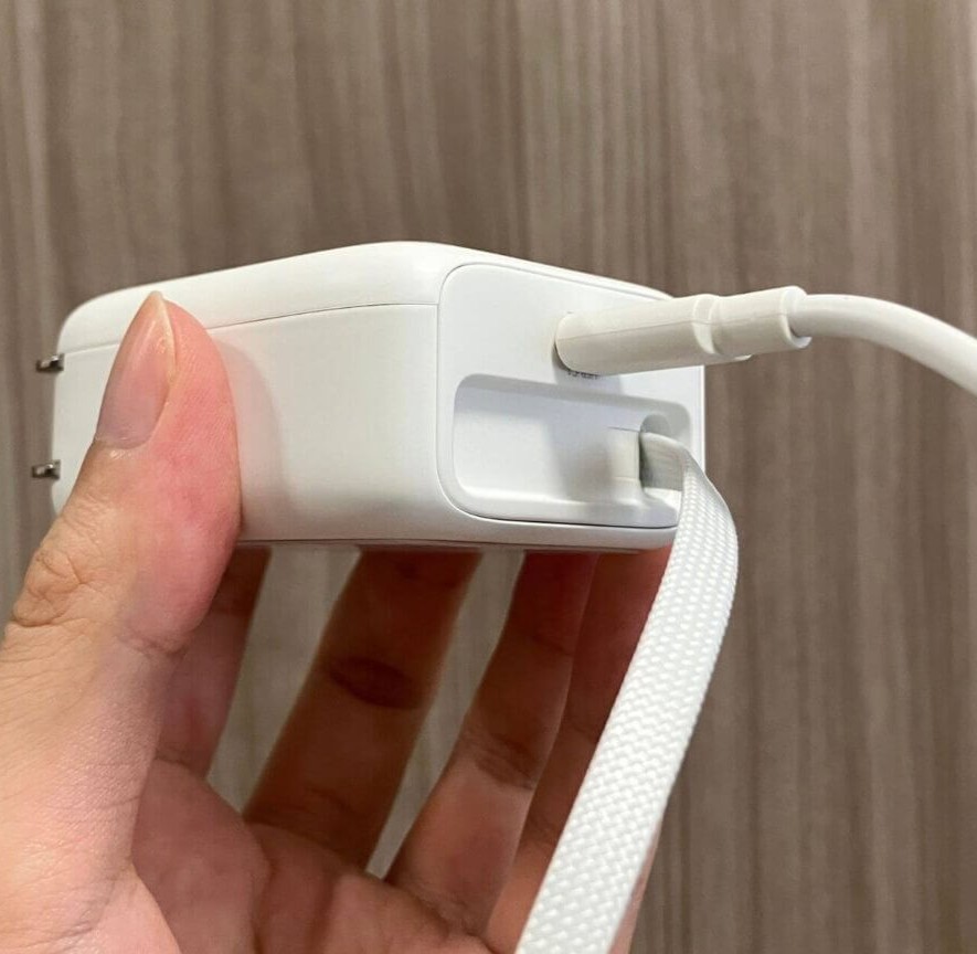 ESR Xtend 45W巻き取り式充電器の編集部レビュー写真4